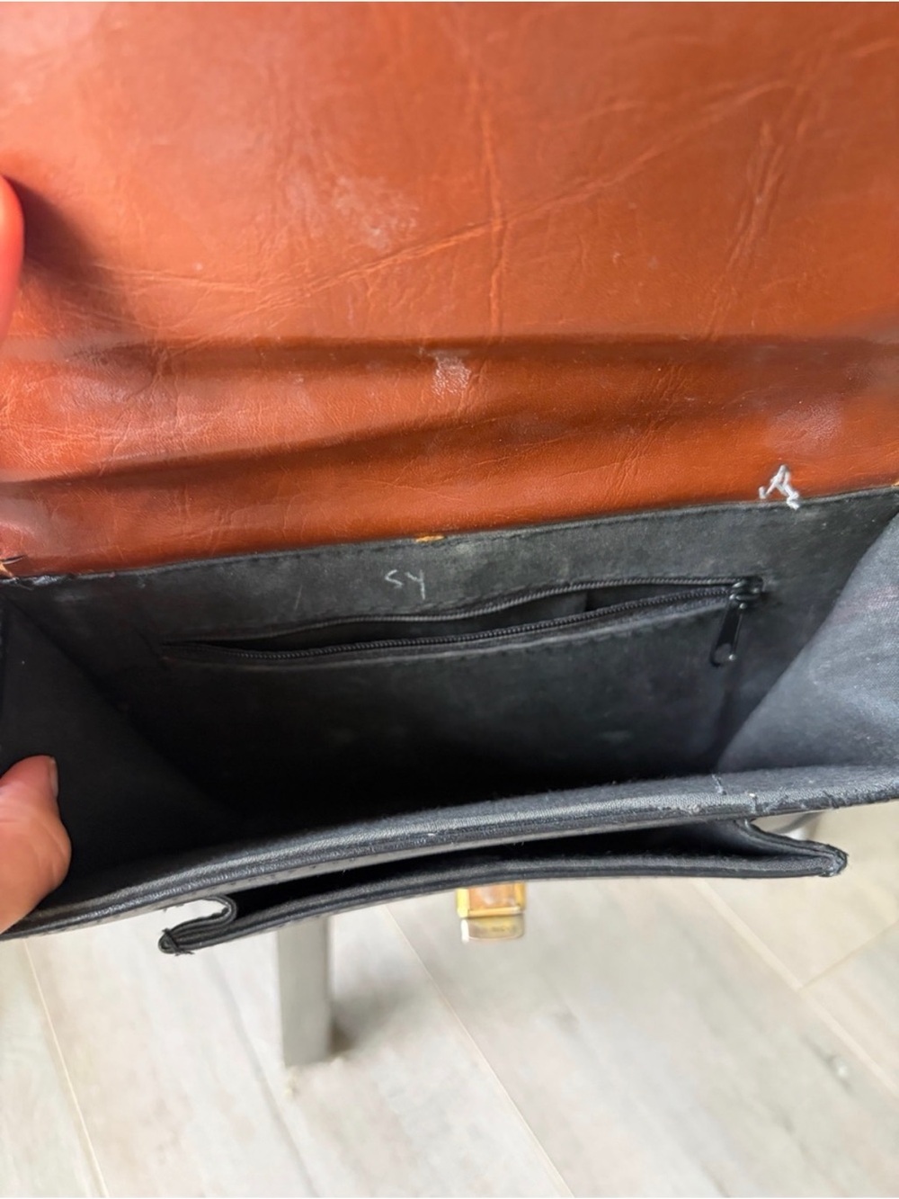 Moda Italiana Cross-Body Bag - Picture 4 of 6